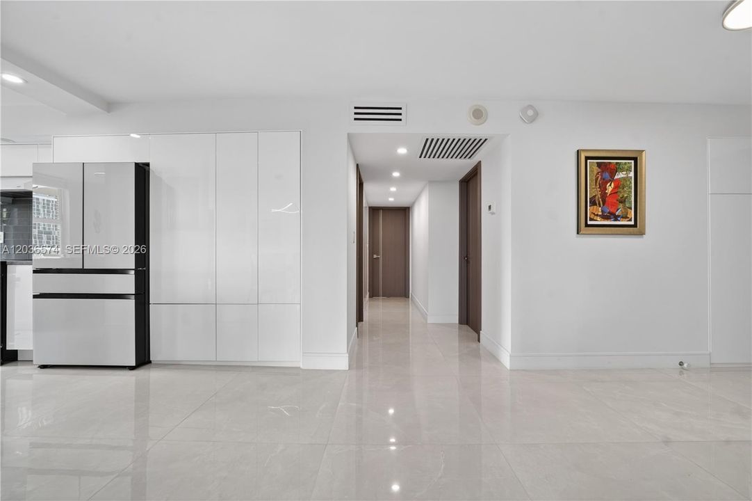 На продажу: $729,950 (2 спален, 2 ванн, 1856 Квадратных фут)