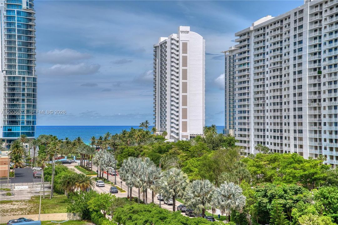 На продажу: $729,950 (2 спален, 2 ванн, 1856 Квадратных фут)