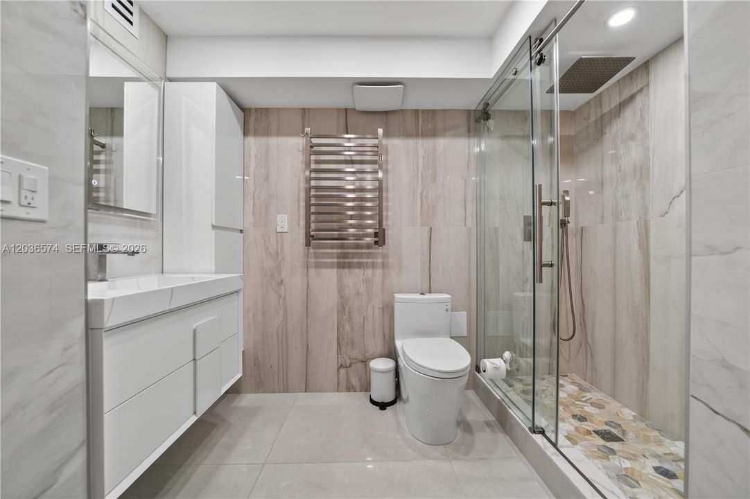 На продажу: $729,950 (2 спален, 2 ванн, 1856 Квадратных фут)