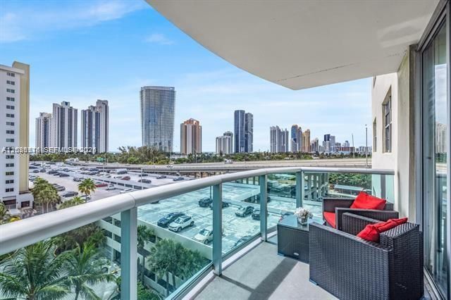 В аренду: $3,600 (2 спален, 2 ванн, 1537 Квадратных фут)