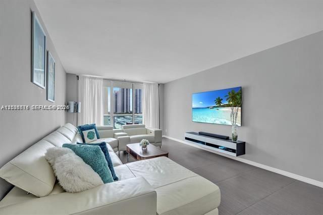 В аренду: $3,600 (2 спален, 2 ванн, 1537 Квадратных фут)