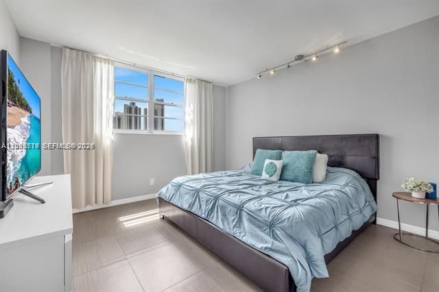 В аренду: $3,600 (2 спален, 2 ванн, 1537 Квадратных фут)