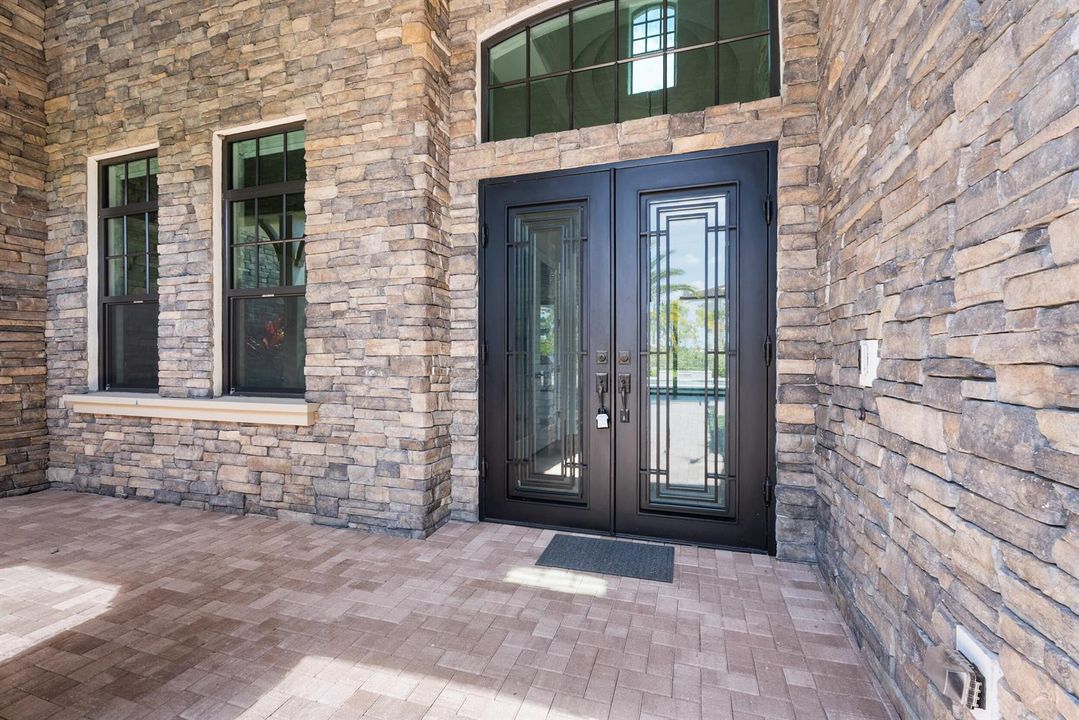 Porch & Entrance