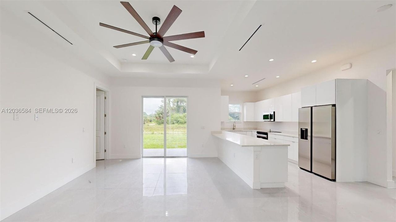 For Rent: $2,200 (3 beds, 2 baths, 1635 Square Feet)
