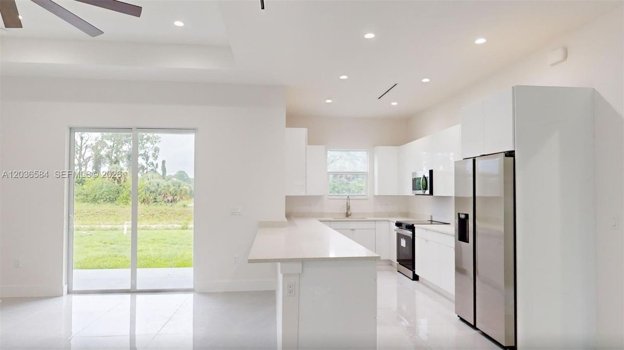 For Rent: $2,200 (3 beds, 2 baths, 1635 Square Feet)
