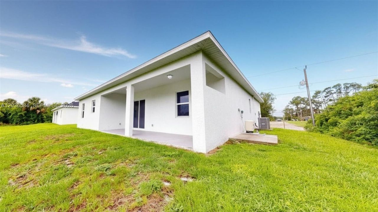 For Rent: $2,200 (3 beds, 2 baths, 1635 Square Feet)
