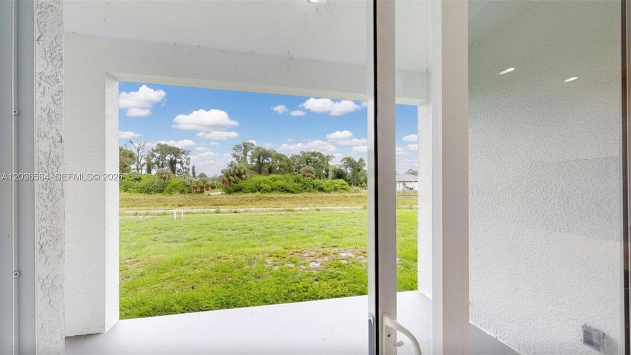 For Rent: $2,200 (3 beds, 2 baths, 1635 Square Feet)
