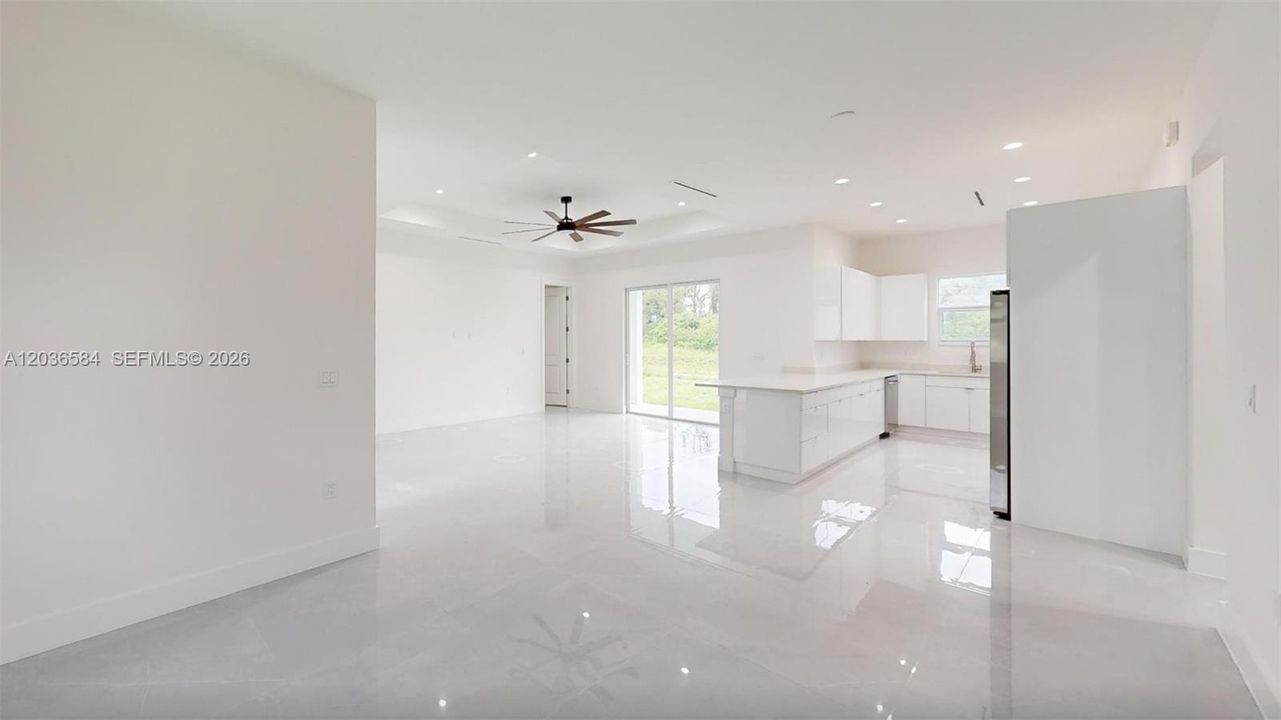 For Rent: $2,200 (3 beds, 2 baths, 1635 Square Feet)