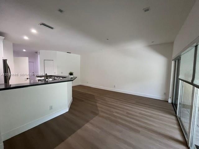В аренду: $2,900 (2 спален, 2 ванн, 1169 Квадратных фут)