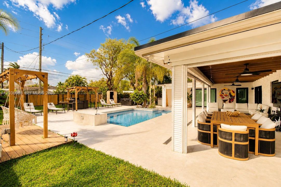 For Rent: $7,200 (3 beds, 2 baths, 1697 Square Feet)