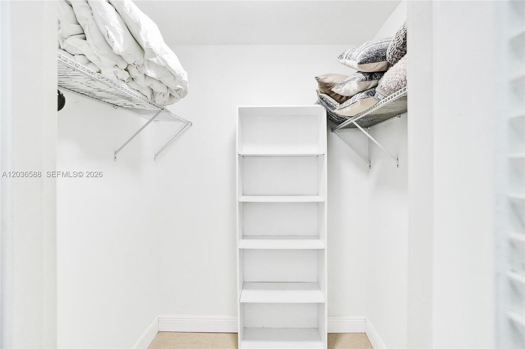 В аренду: $4,300 (2 спален, 2 ванн, 1312 Квадратных фут)