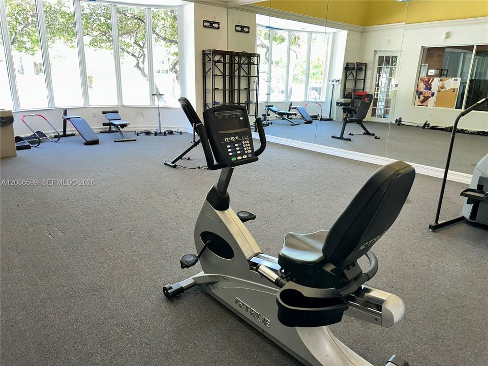 For Rent: $2,400 (2 beds, 2 baths, 820 Square Feet)