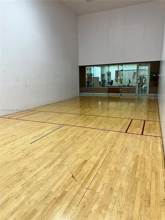 RACQUET BALL COURT