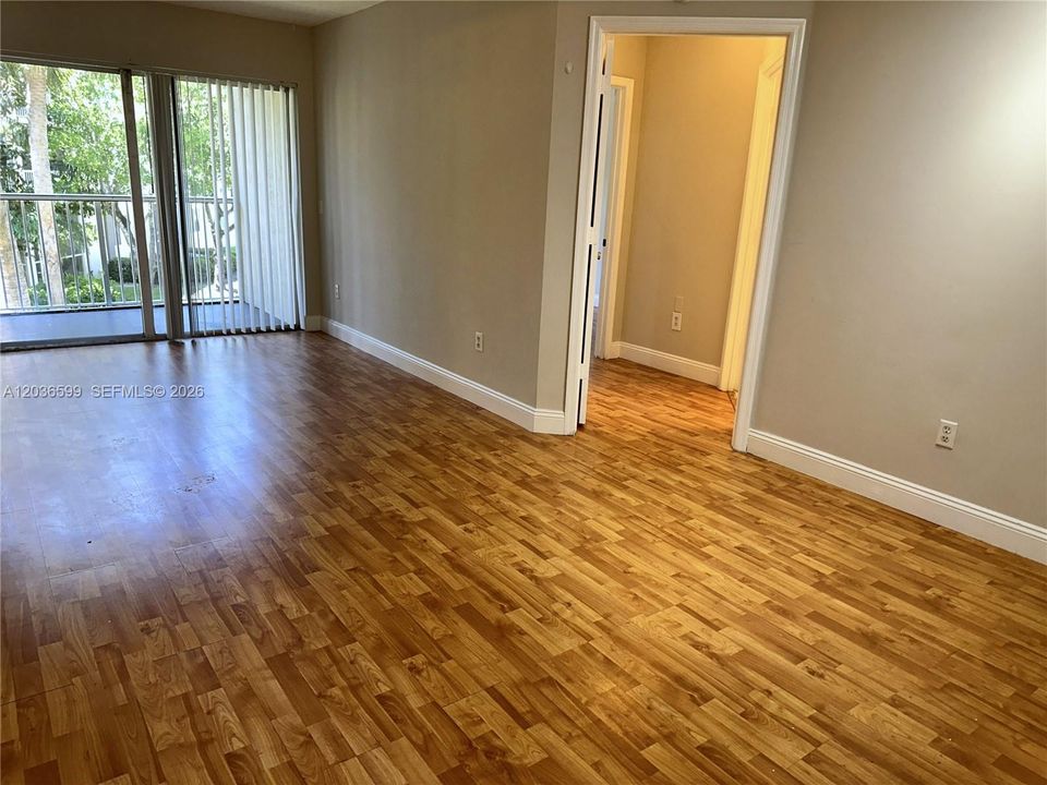 For Rent: $2,400 (2 beds, 2 baths, 820 Square Feet)