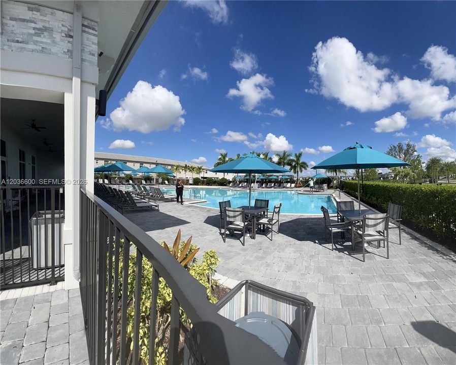 For Sale: $380,000 (3 beds, 2 baths, 1334 Square Feet)