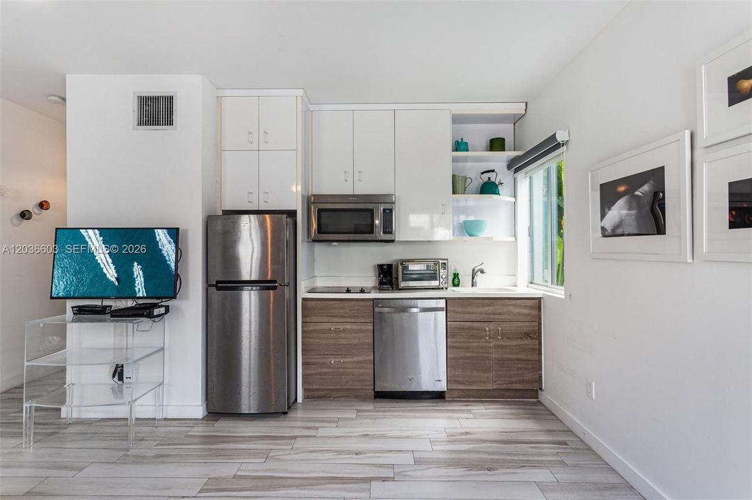 For Rent: $2,250 (1 beds, 1 baths, 482 Square Feet)