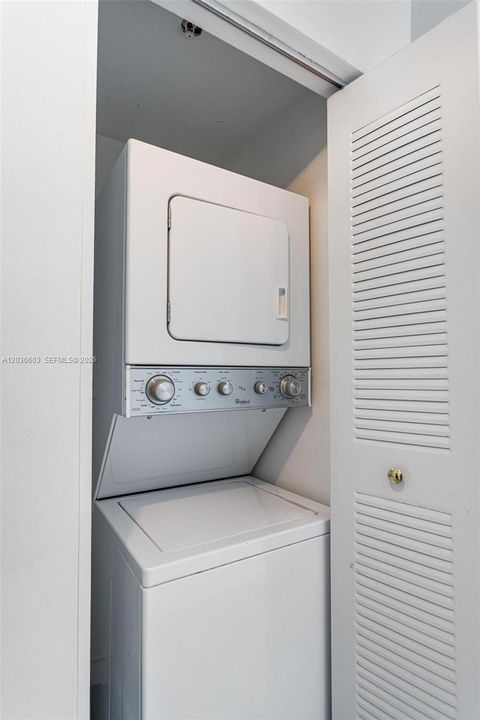 For Rent: $2,250 (1 beds, 1 baths, 482 Square Feet)
