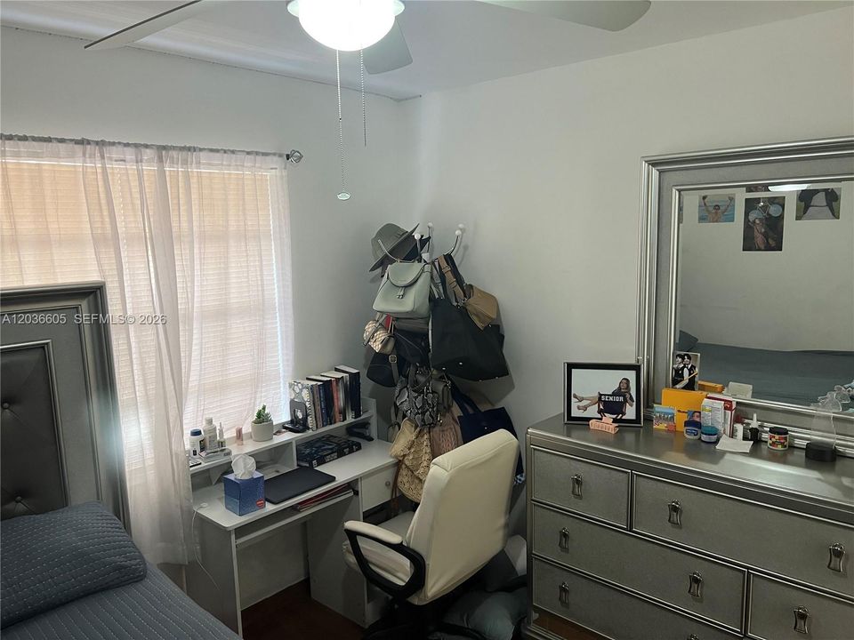 В аренду: $2,700 (3 спален, 2 ванн, 1000 Квадратных фут)