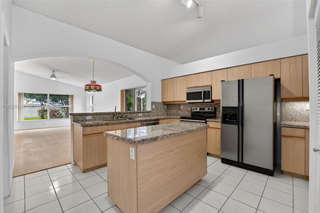 Kitchen Pic 1