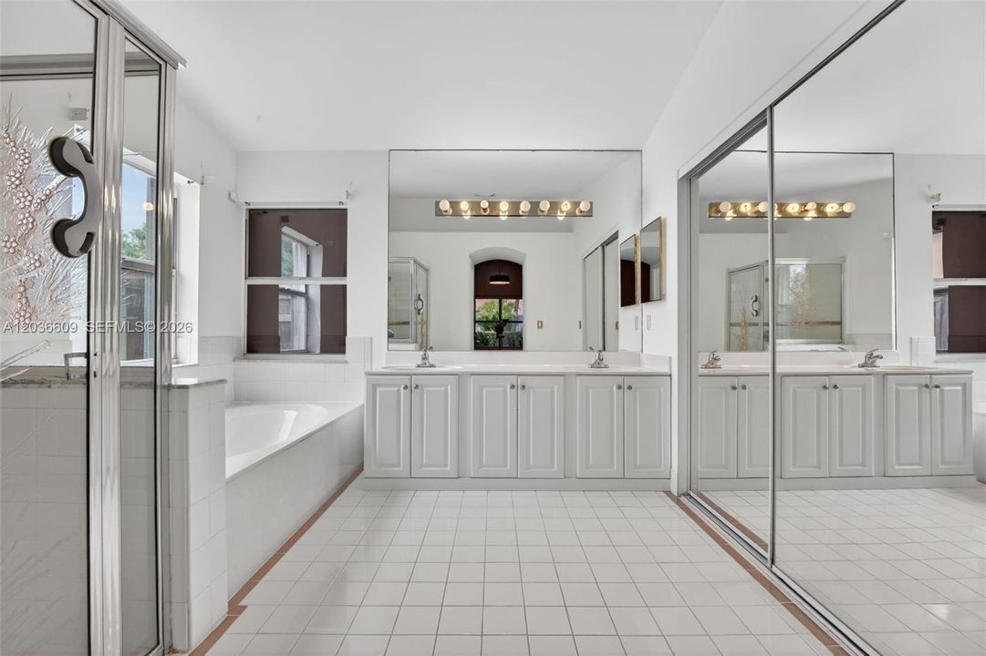Master Bathroom Pic 2