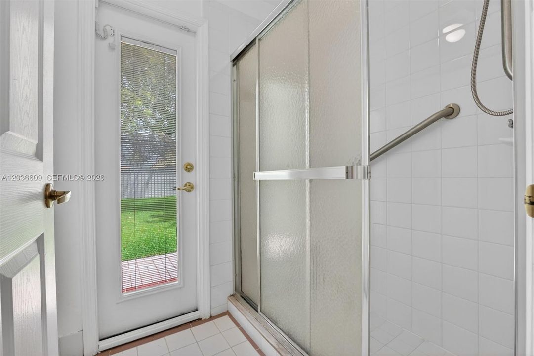 Bathroom #2 Pic 2