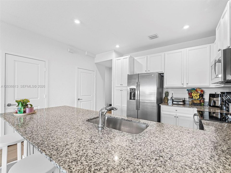 For Rent: $2,800 (3 beds, 2 baths, 0 Square Feet)