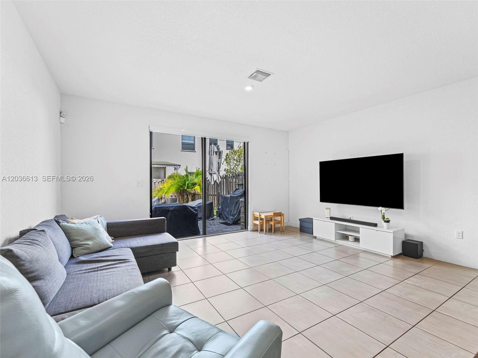 For Rent: $2,800 (3 beds, 2 baths, 0 Square Feet)