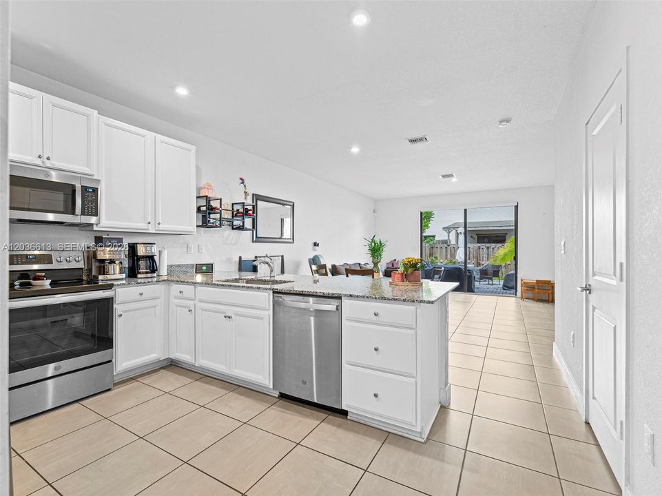 For Rent: $2,800 (3 beds, 2 baths, 0 Square Feet)