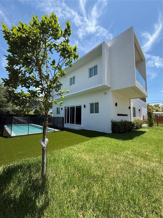 En Renta: $18,000 (5 camas, 4 baños, 3114 Pies cuadrados)