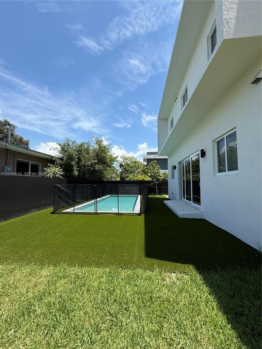 En Renta: $18,000 (5 camas, 4 baños, 3114 Pies cuadrados)