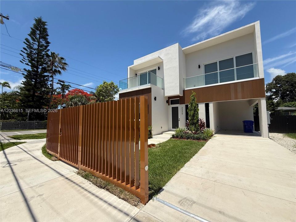 En Renta: $18,000 (5 camas, 4 baños, 3114 Pies cuadrados)