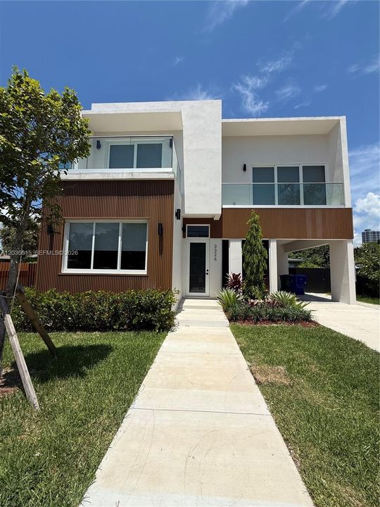 En Renta: $18,000 (5 camas, 4 baños, 3114 Pies cuadrados)