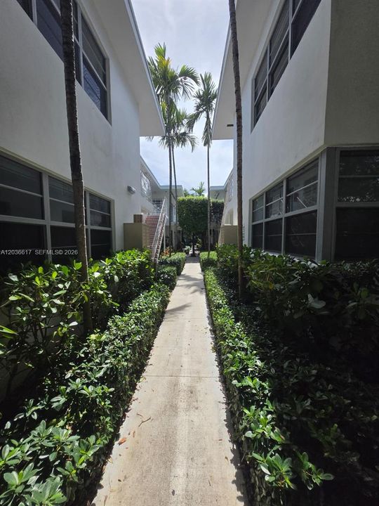 For Rent: $1,950 (1 beds, 1 baths, 436 Square Feet)