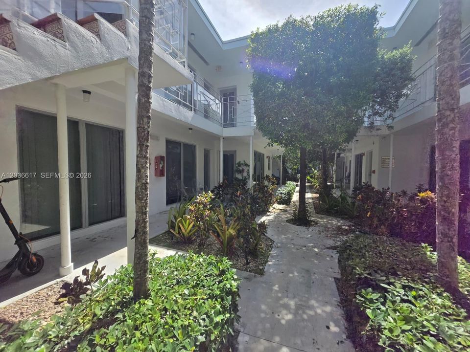For Rent: $1,950 (1 beds, 1 baths, 436 Square Feet)