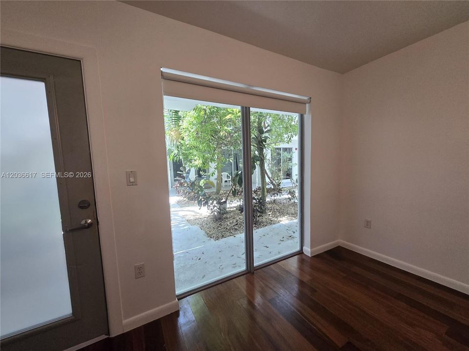 For Rent: $1,950 (1 beds, 1 baths, 436 Square Feet)