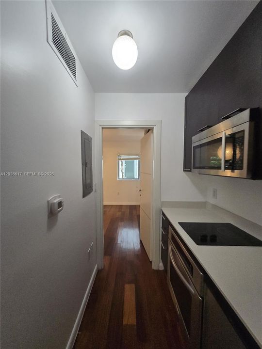 For Rent: $1,950 (1 beds, 1 baths, 436 Square Feet)