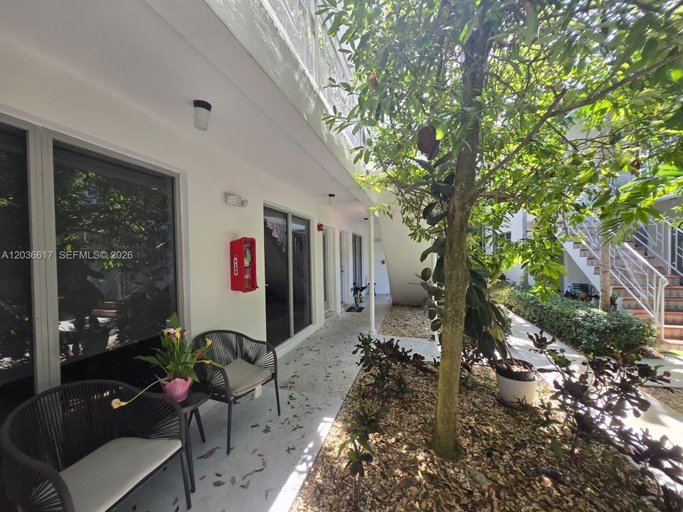 For Rent: $1,950 (1 beds, 1 baths, 436 Square Feet)
