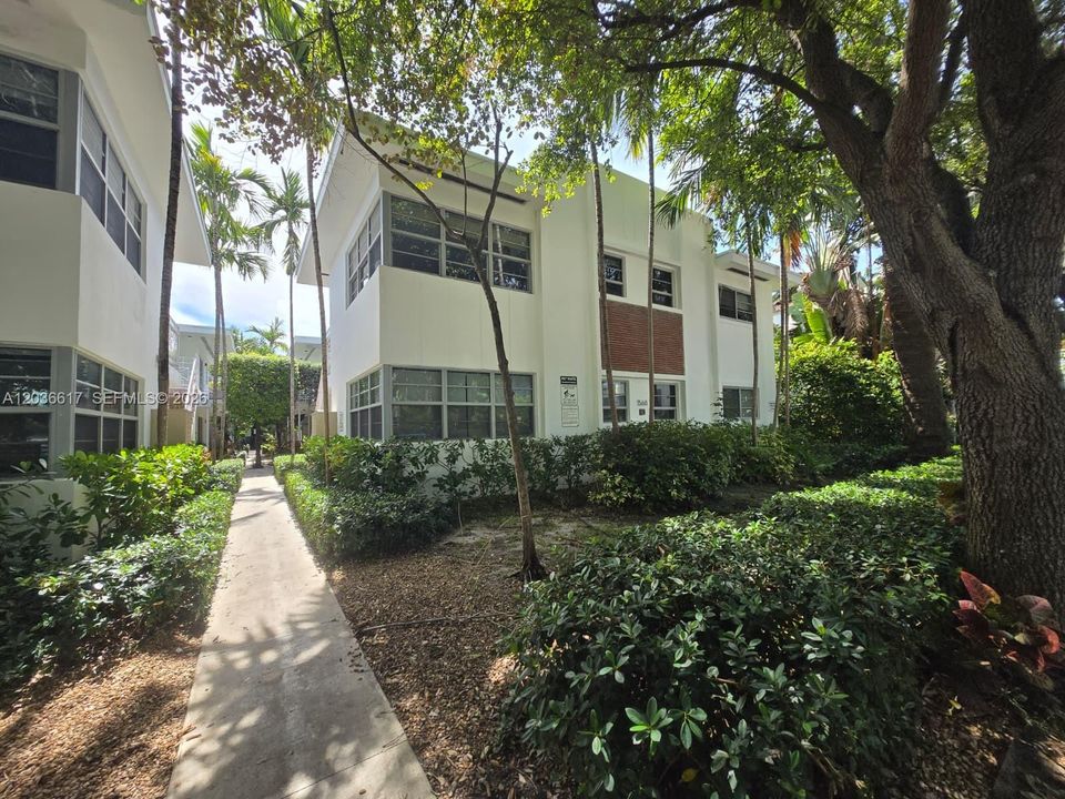 For Rent: $1,950 (1 beds, 1 baths, 436 Square Feet)
