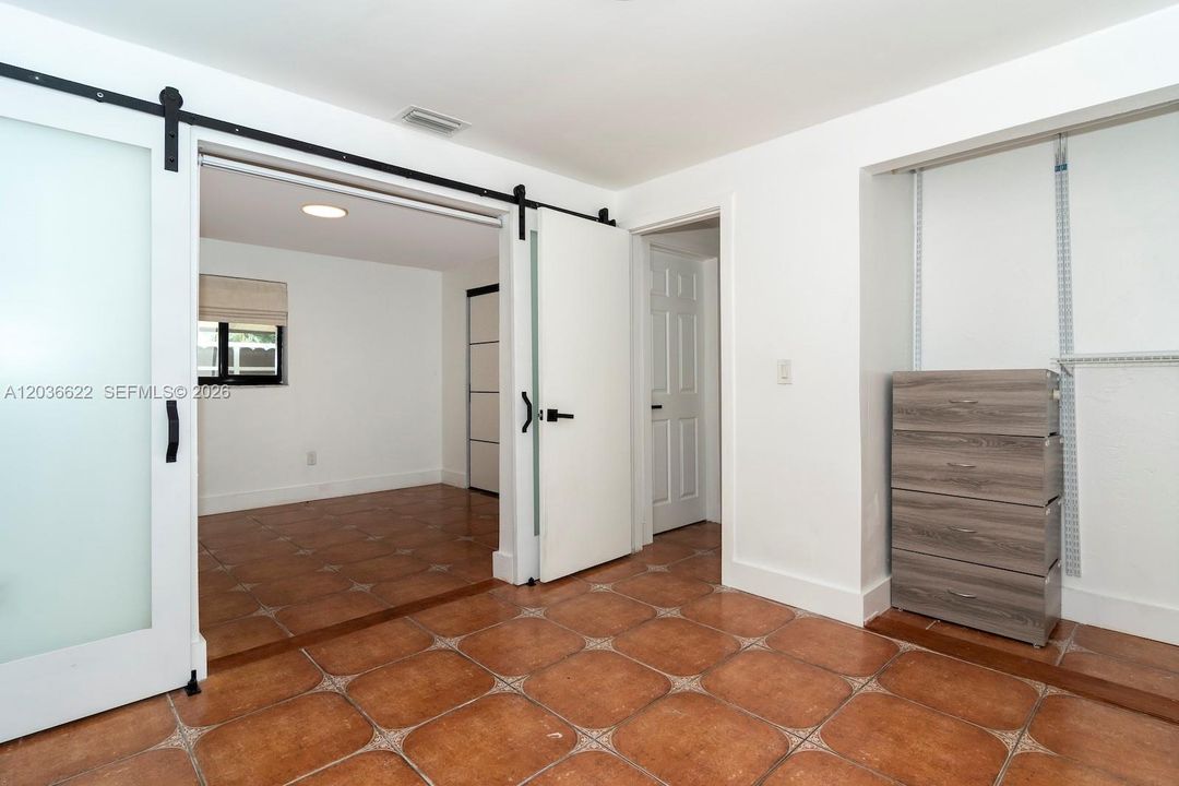 В аренду: $2,350 (2 спален, 1 ванн, 2135 Квадратных фут)