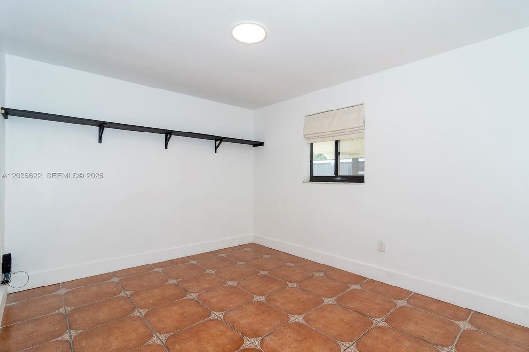 В аренду: $2,350 (2 спален, 1 ванн, 2135 Квадратных фут)