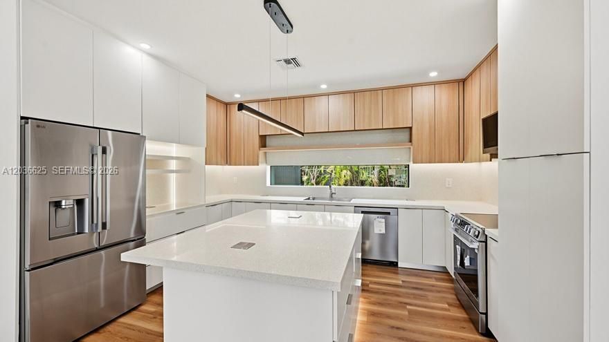 For Sale: $719,000 (4 beds, 3 baths, 1444 Square Feet)