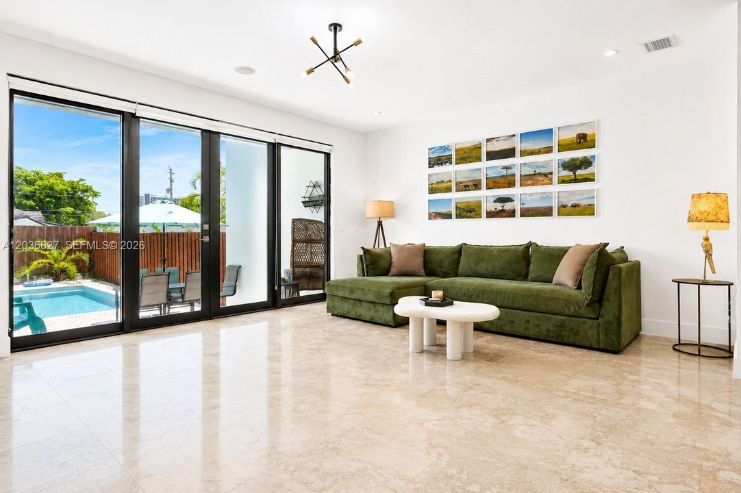 For Sale: $1,150,000 (3 beds, 3 baths, 2185 Square Feet)