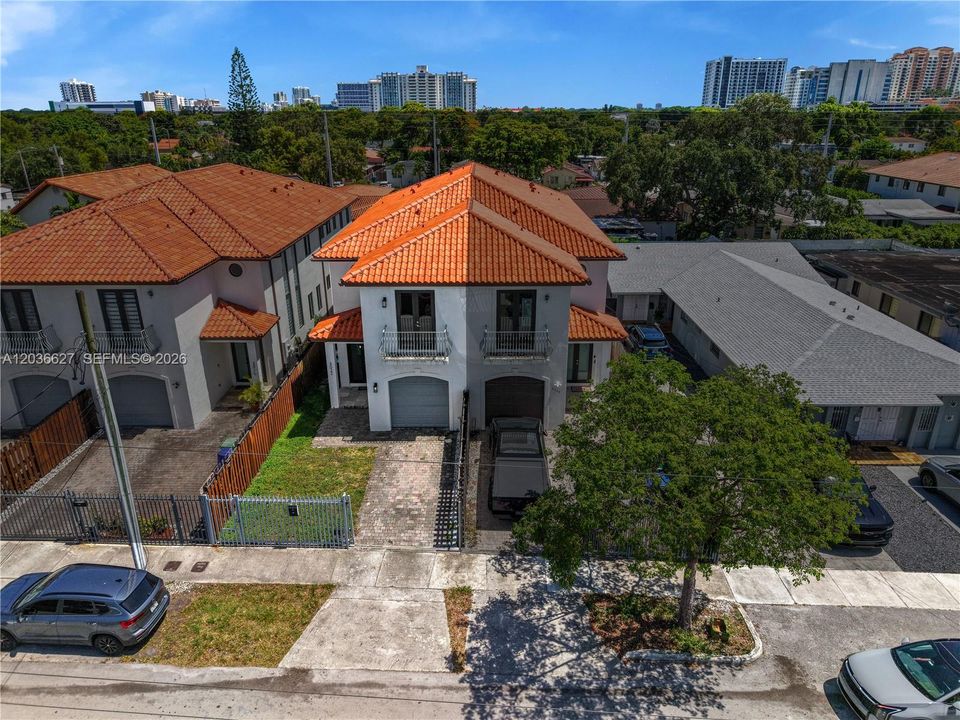 For Sale: $1,150,000 (3 beds, 3 baths, 2185 Square Feet)