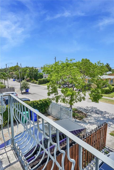 For Sale: $1,150,000 (3 beds, 3 baths, 2185 Square Feet)