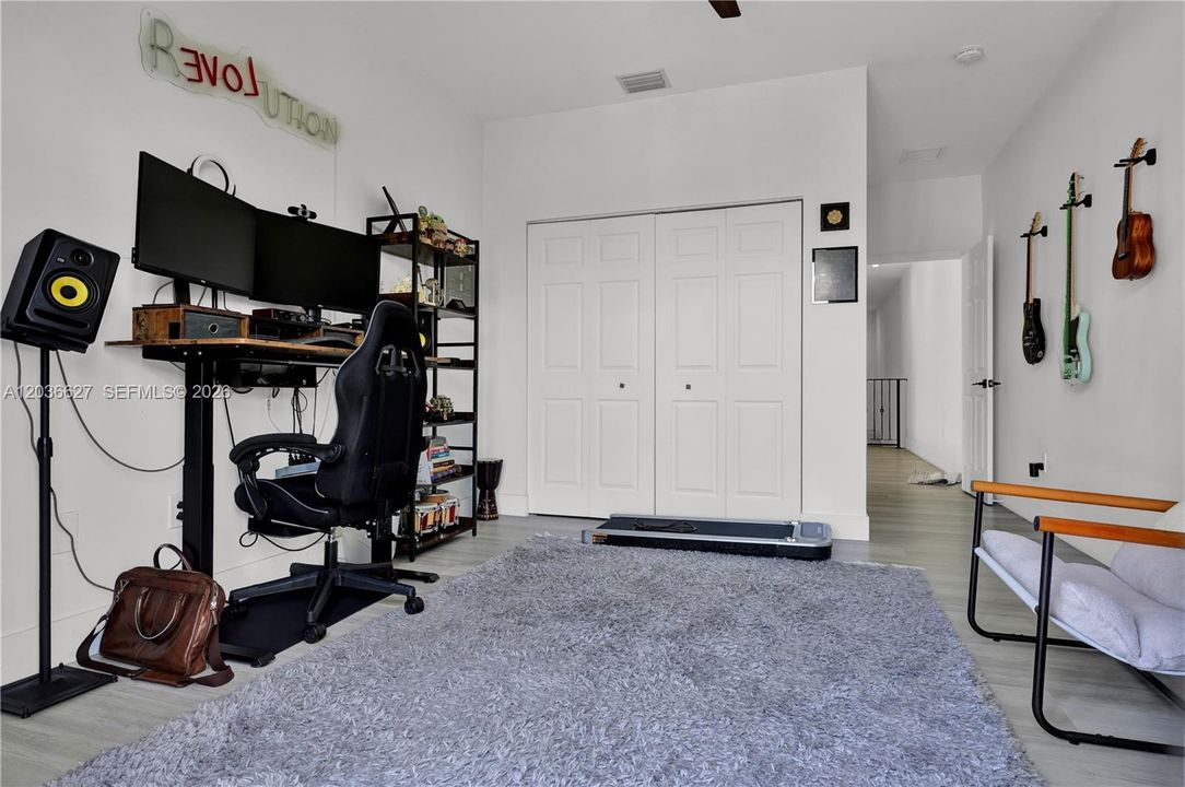 For Sale: $1,150,000 (3 beds, 3 baths, 2185 Square Feet)