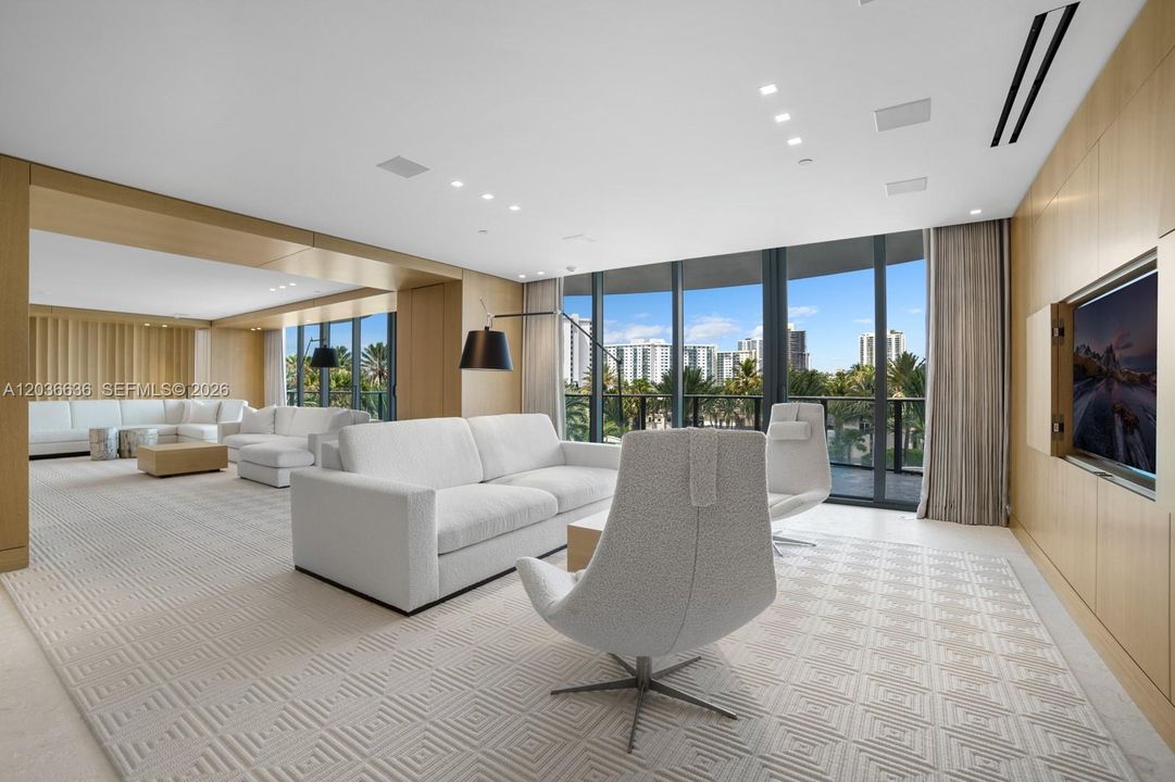 For Sale: $19,995,000 (6 beds, 7 baths, 10515 Square Feet)