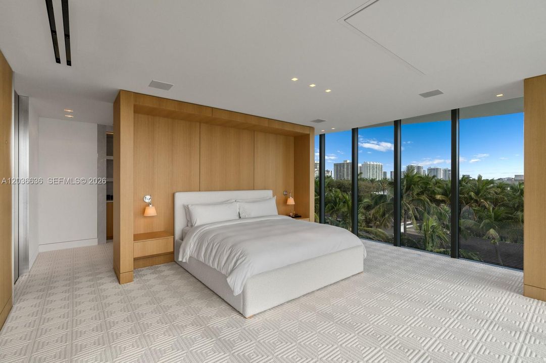 For Sale: $19,995,000 (6 beds, 7 baths, 10515 Square Feet)