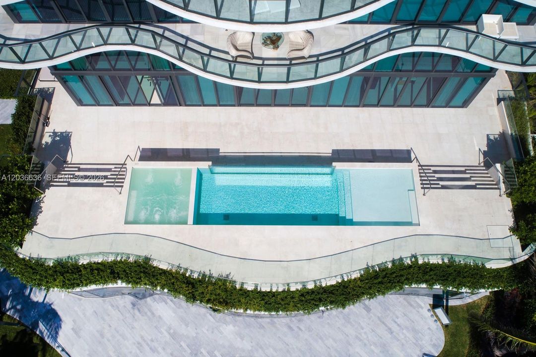 For Sale: $19,995,000 (6 beds, 7 baths, 10515 Square Feet)