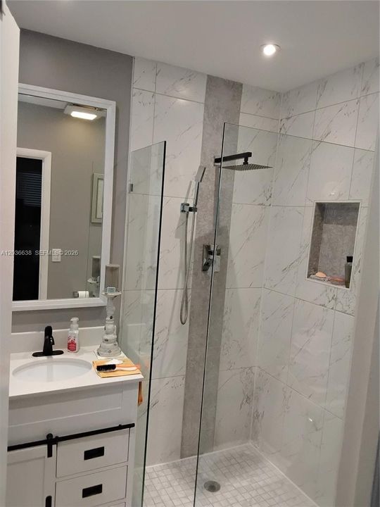 En Venta: $569,000 (3 camas, 2 baños, 1318 Pies cuadrados)