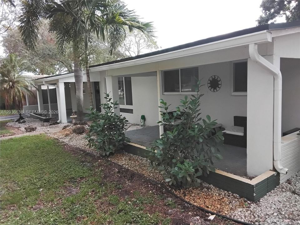 En Venta: $569,000 (3 camas, 2 baños, 1318 Pies cuadrados)